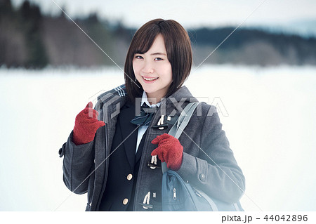 雪国の女子高生 44042896