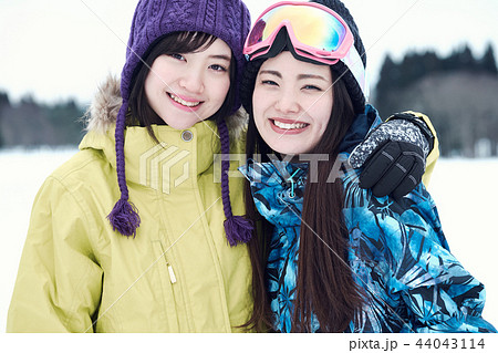 スキー場の女性 44043114