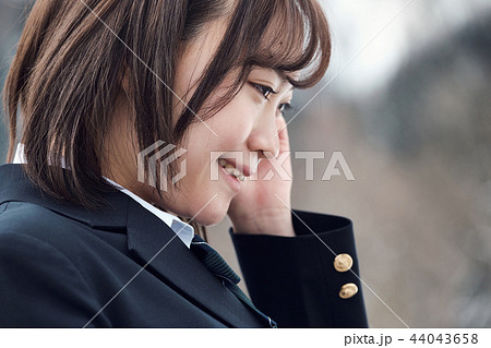 雪国の女子高生 44043658