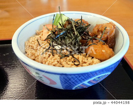 唐揚げ丼 44044198
