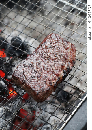 バーベキューの焼肉 44047338