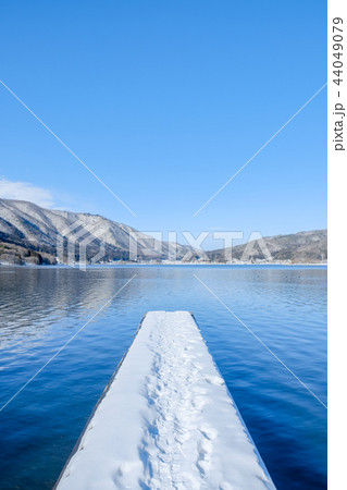 冬の木崎湖 44049079