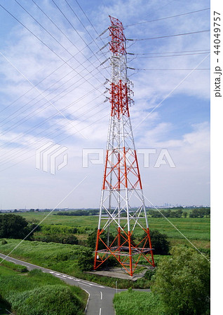 送電鉄塔 送電線 埼玉県和光市 戸田市付近 の写真素材