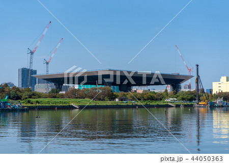 建設中のオリンピックアクアティクスセンター 都立辰巳の森海浜公園 44050363