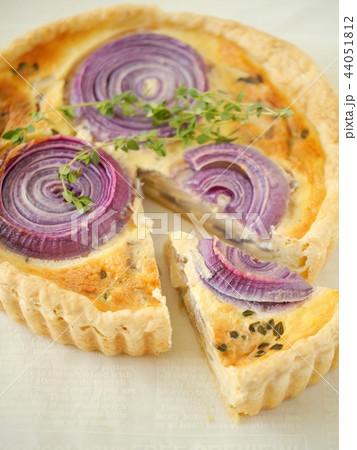 紫玉ねぎのキッシュ カット&ホール 紫玉ねぎのキッシュ カット&ホール 44051812