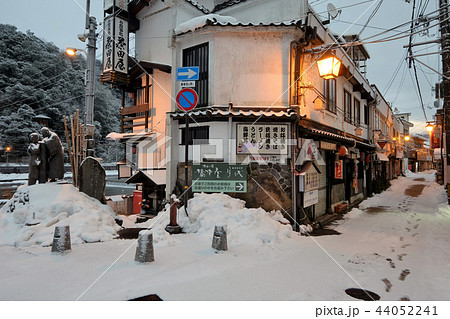 三朝温泉の雪景色 44052241