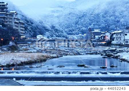 三朝温泉の雪景色 三朝温泉の雪景色 44052243