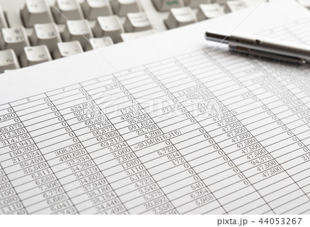 表計算　データ　統計　数字 44053267