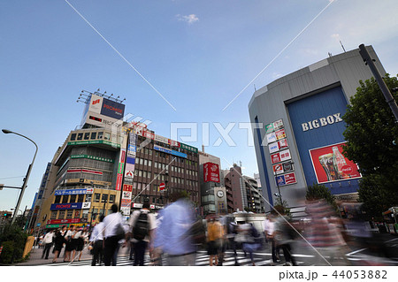 日本の東京都市景観 高田馬場駅前の街並みを望む 日本の東京都市景観 高田馬場駅前の街並みを望む 44053882