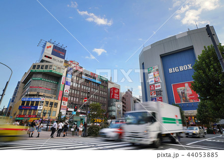 日本の東京都市景観　高田馬場駅前の街並みを望む 44053885