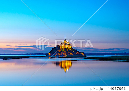 満潮のモンサンミッシェル 満潮のモンサンミッシェル 44057061