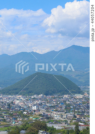 牛奥みはらしの丘から望む甲州市 44057204