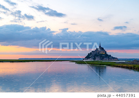 夕景のモンサンミッシェル 夕景のモンサンミッシェル 44057391