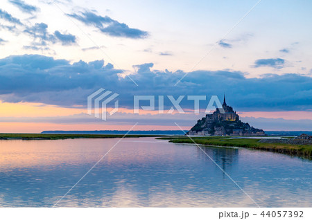 夕景のモンサンミッシェル 夕景のモンサンミッシェル 44057392