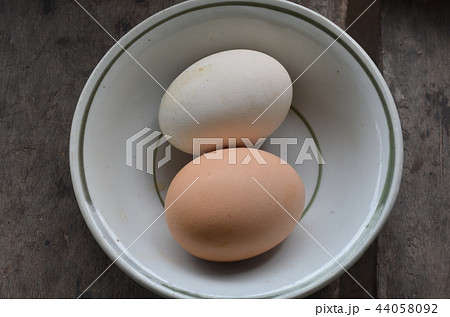 Eggs bubble in the cup. Eggs bubble in the cup. 44058092