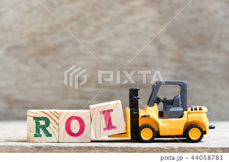 Toy forklift hold letter block in word ROI Toy forklift hold letter block in word ROI 44058781