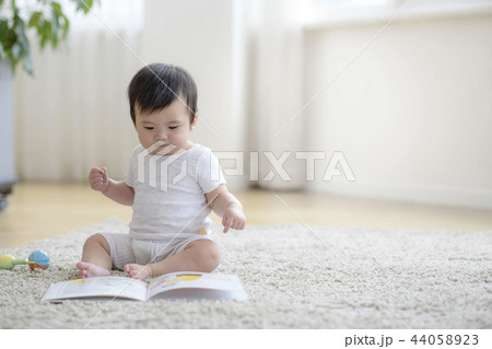 韓国人 本 女性 44058923