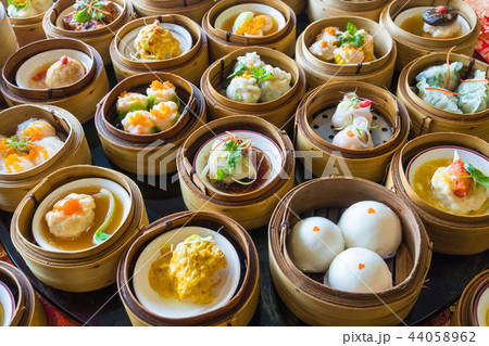 Close up dim sum chinese food in bamboo basket 44058962