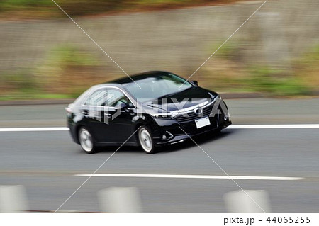 自動車イメージ 高速道路を走る車 自動車イメージ 高速道路を走る車 44065255
