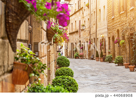 Colorful street in Pienza, Tuscany, Italy Colorful street in Pienza, Tuscany, Italy 44068908