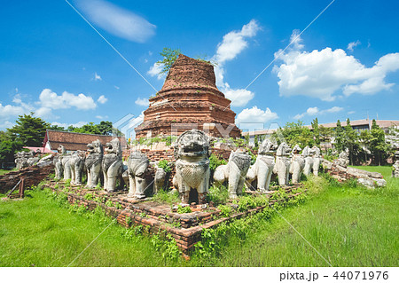 Ruined pagoda with surrounded by lion sculptures 44071976
