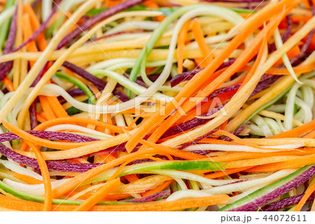 top down of mix red, yellow, orange carrots 44072611