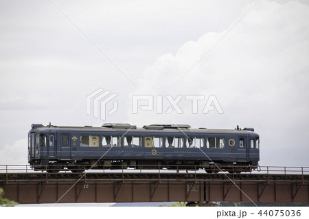 由良川を渡る丹鉄あおまつ号 44075036