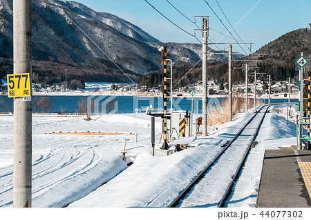冬の大糸線（稲尾駅） 44077302