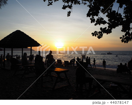 バトゥ・フェリンギビーチ、夕日、サンセット、ペナン島、マレーシア バトゥ・フェリンギビーチ、夕日、サンセット、ペナン島、マレーシア 44078147