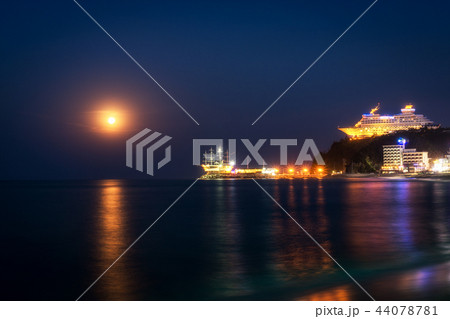 Moonrise over Jeongdongjin 44078781