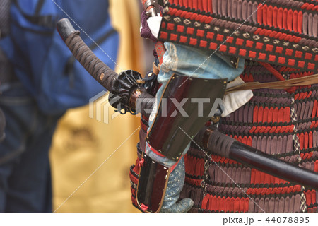 武者行列　刀と鎧 44078895