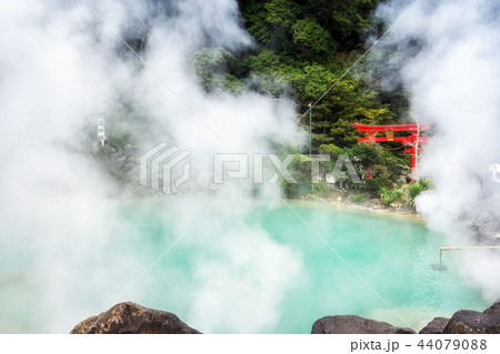 umi jigoku in beppu torii gates 44079088
