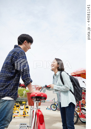 自転車 カップル 韓国人 44081141