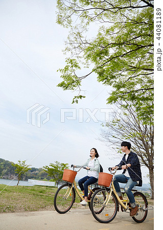 自転車 カップル 韓国人 44081189