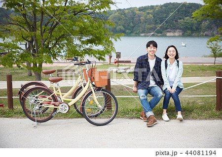 自転車 カップル 韓国人 44081194
