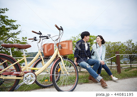自転車 カップル 韓国人 44081195