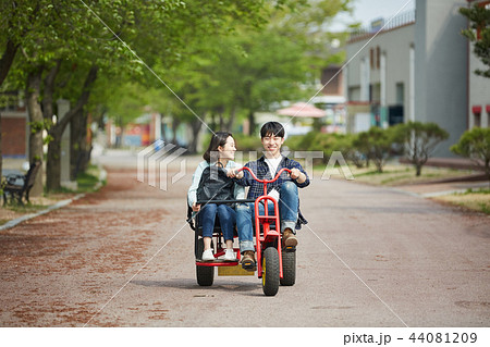 自転車 カップル 韓国人 44081209