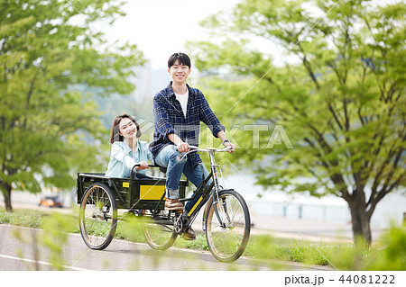 自転車 カップル 韓国人 44081222
