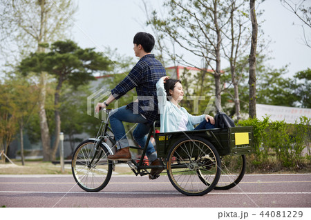 自転車 カップル 韓国人 44081229