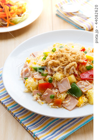 Thai food fried rice with ham, and pineapple. Thai food fried rice with ham, and pineapple. 44082620