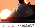 夕日と飛行機 44083037