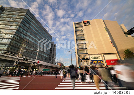 日本の川崎都市景観　川崎駅前の街並みを望む 44088205