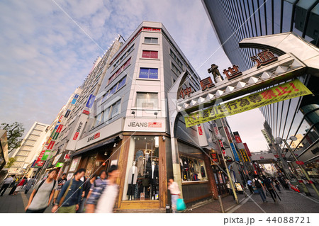日本の川崎都市景観 川崎駅前の仲見世通(仲見世通り)などを望む 日本の川崎都市景観 川崎駅前の仲見世通(仲見世通り)などを望む 44088721