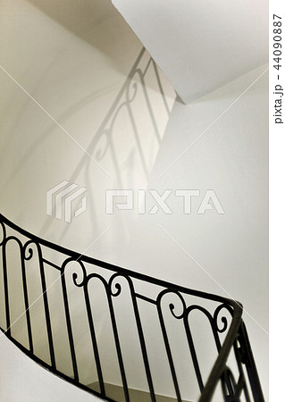 Upstairs 44090887