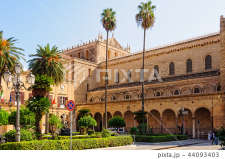 Piazza Vittorio Emanuele - Monreale 44093403