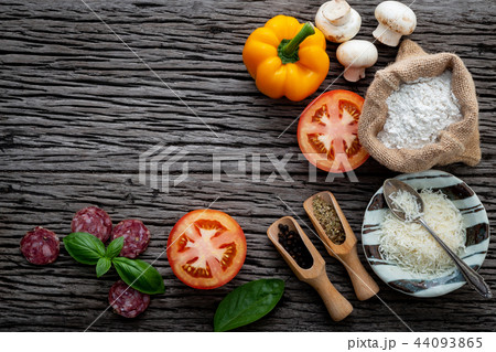 The ingredients for homemade pizza . The ingredients for homemade pizza . 44093865