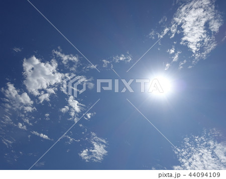 爽やかな空 44094109