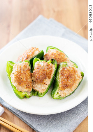 ピーマンの肉詰め ピーマンの肉詰め 44098013