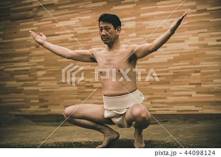 Sumo wrestling Sumo wrestling 44098124