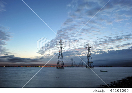 鉄塔 風景 電線 44101096